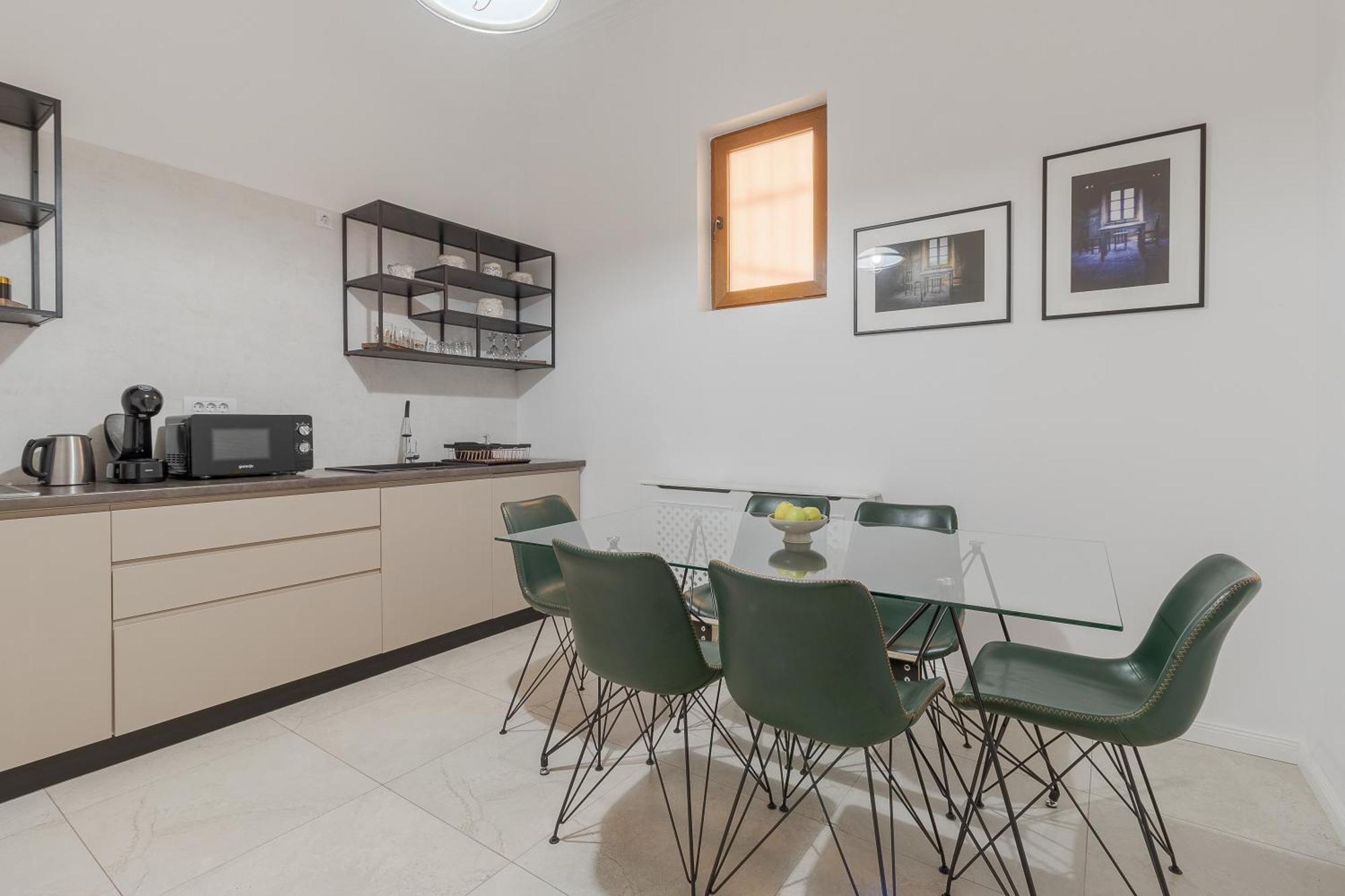 Unique Experience At Rimanoczy Palace Apartment