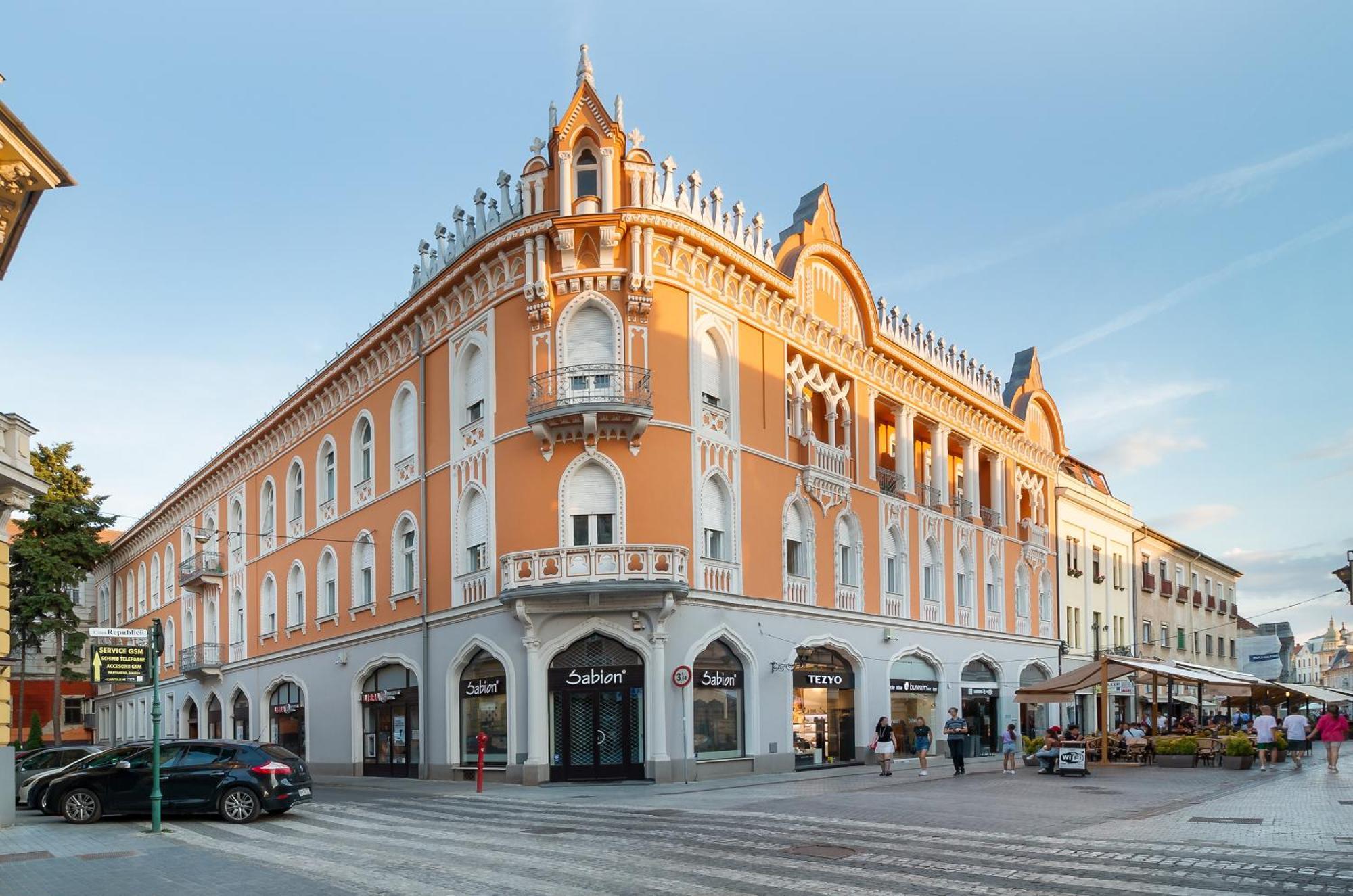 Unique Experience At Rimanoczy Palace * Oradea