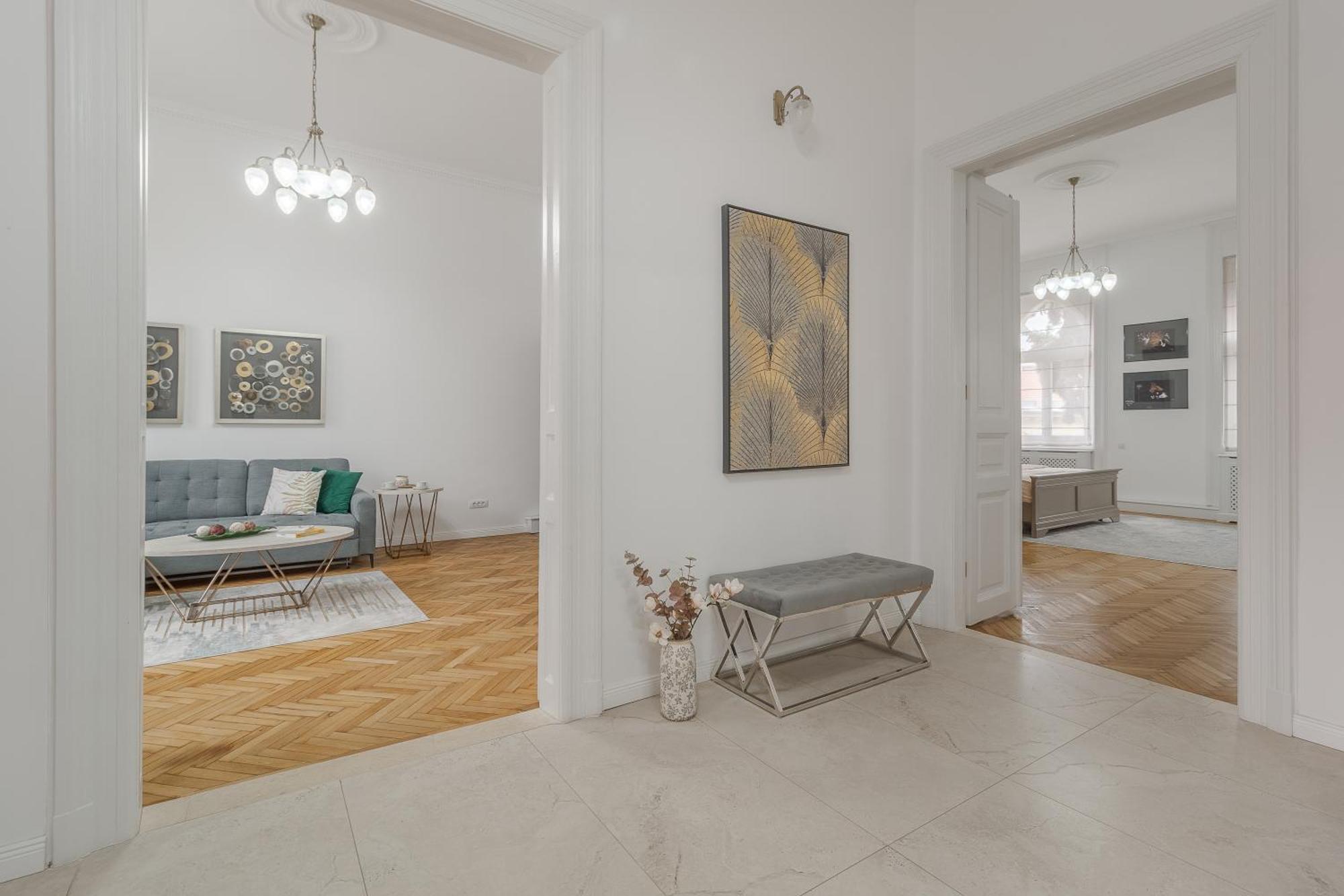 Unique Experience At Rimanoczy Palace Apartment Oradea